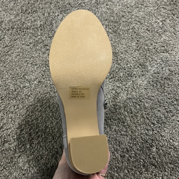 Booties - Picture 3 of 4